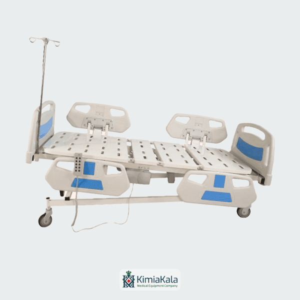 تخت ICU و CCU چهار موتوره یکی از پیشرفته‌ترین و کاربردی‌ترین تجهیزات پزشکی است که برای استفاده در بخش‌های مراقبت ویژه (ICU) و مراقبت قلبی (CCU) طراحی شده است. این تخت با قابلیت‌های فراوان و طراحی ارگونومیک، آسایش بیمار و سهولت کار پرستاران و کادر درمان را تضمین می‌کند.