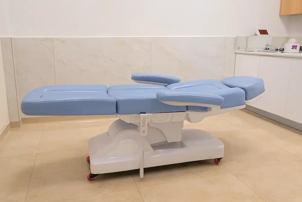 تخت سه موتوره دسته متحرک پوست و مو