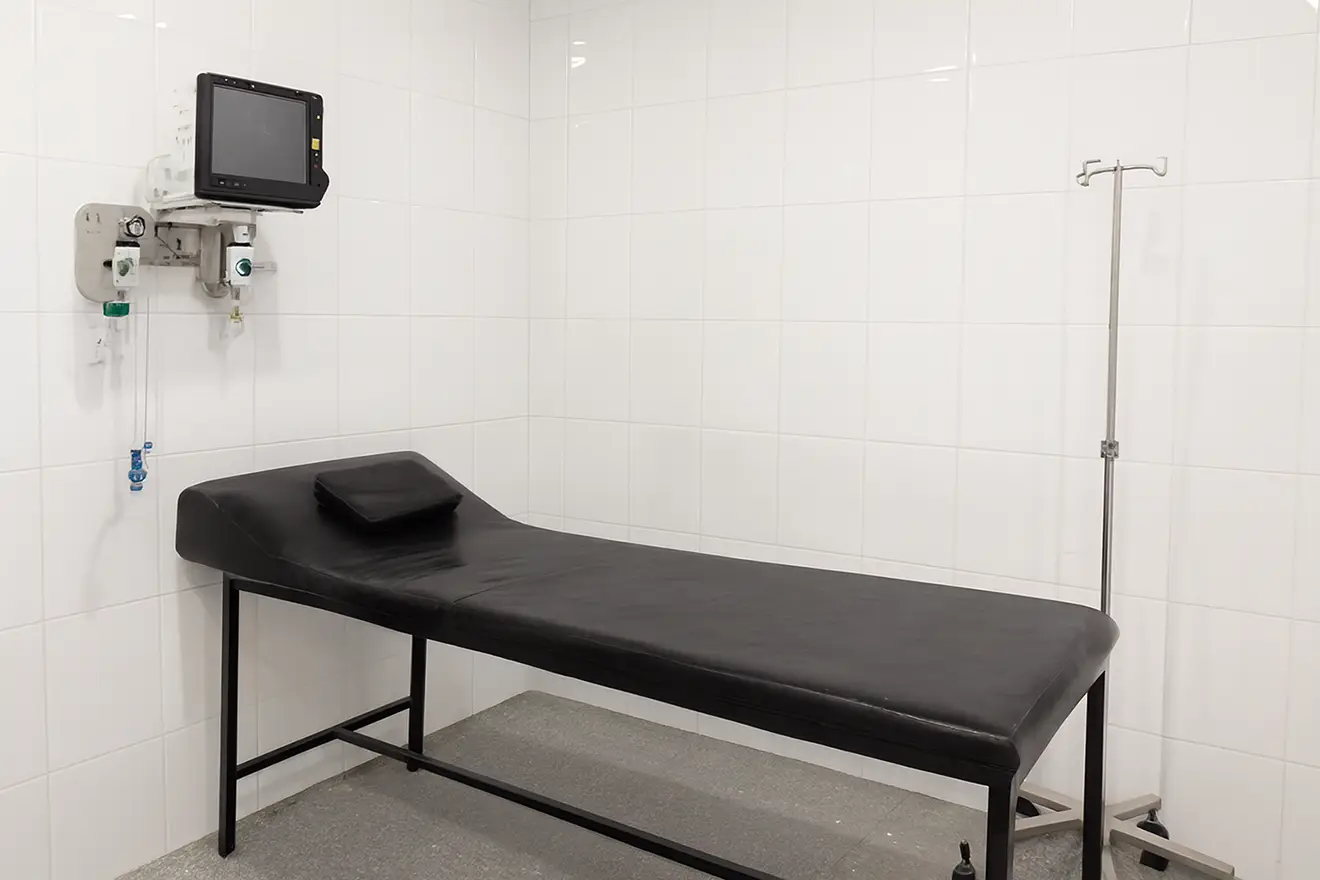 مشخصات کلی و طراحی تخت معاینه ساده بالش دار