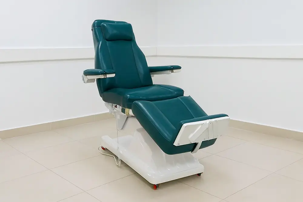 تخت دیالیز و خونگیری و شیمی درمانی و پلاسما در مراکز درمانی